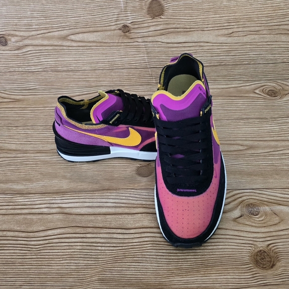 Nike Waffle One Sneakers - Picture 3 of 9